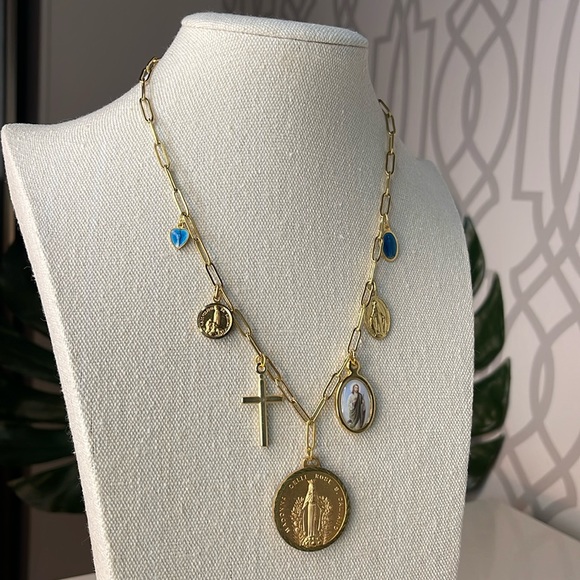 Super antique saints charms on an 18kt Gold plated 18.5” chain - Picture 8 of 8